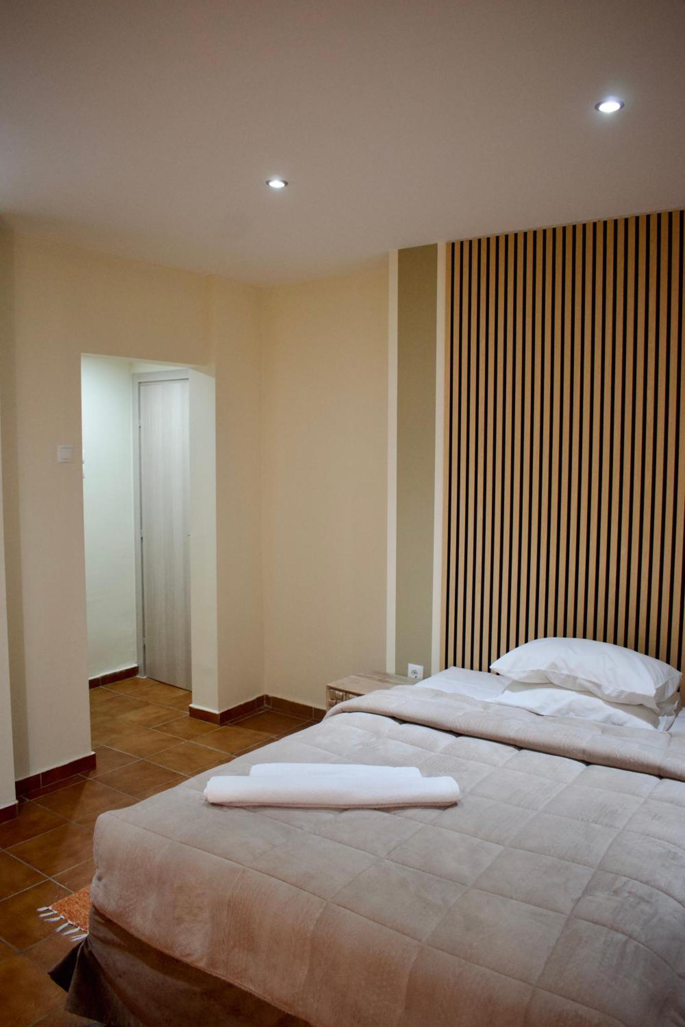 Nafsika Centre Отель 2*