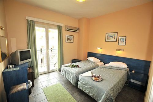 Nafsika Centre Hotel 2*