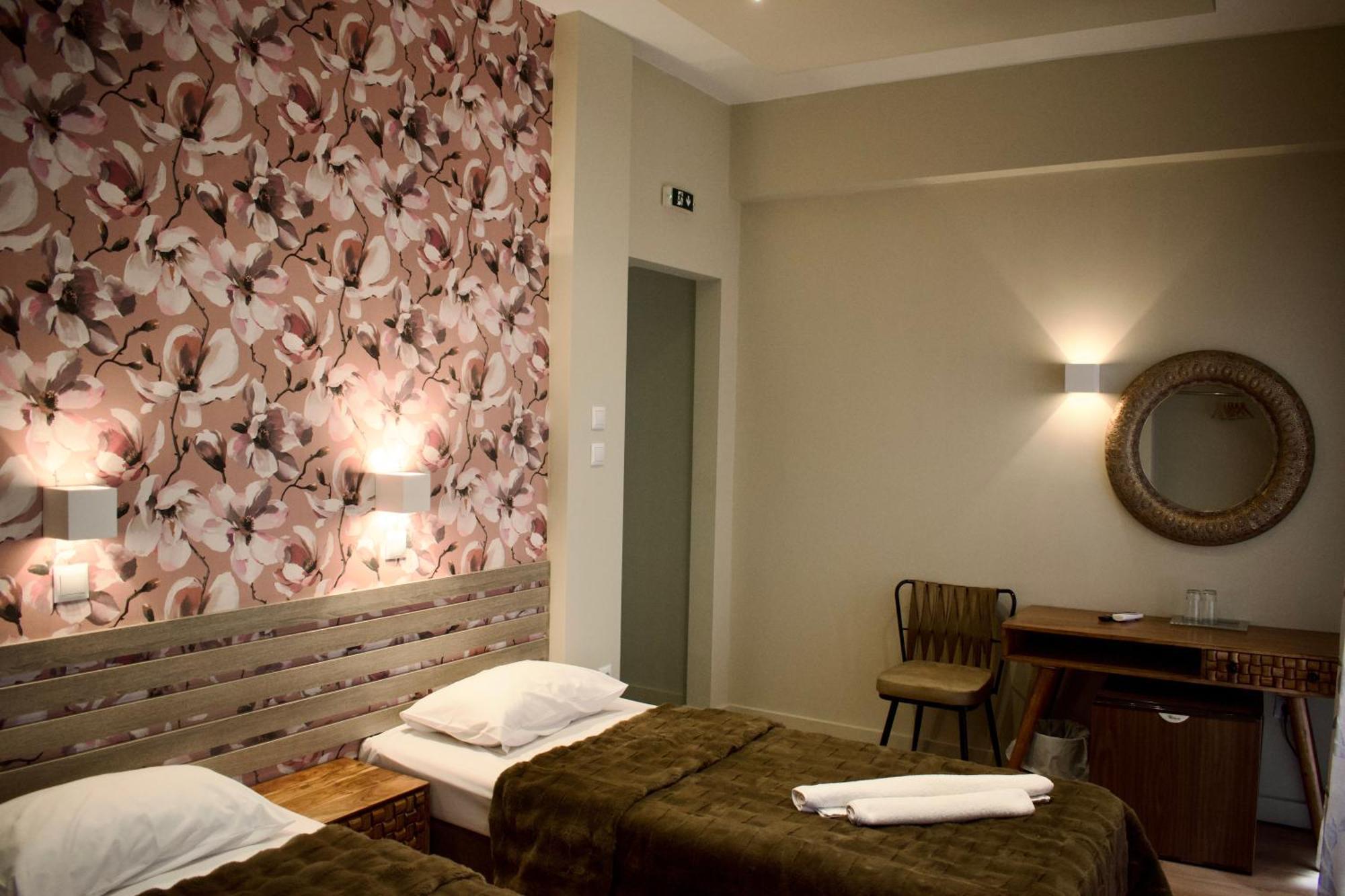 Otel Nafsika Centre 2*