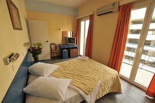 Otel Nafsika Centre 2*